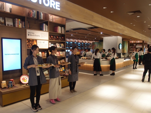 ＴＳＵＴＡＹＡ 「シェアラウンジ」備えた新業態、渋谷スクランブル