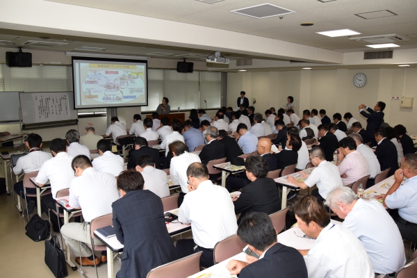  販売店主ら１００人以上が参加した「令和元年新聞セールス法令順守研修会」