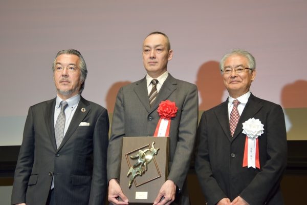  （左から）鶴田氏、深田氏、須藤氏