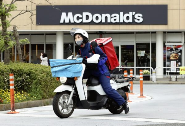  ＹＣのスタッフによるマックデリバリーサービス（東京都品川区で）