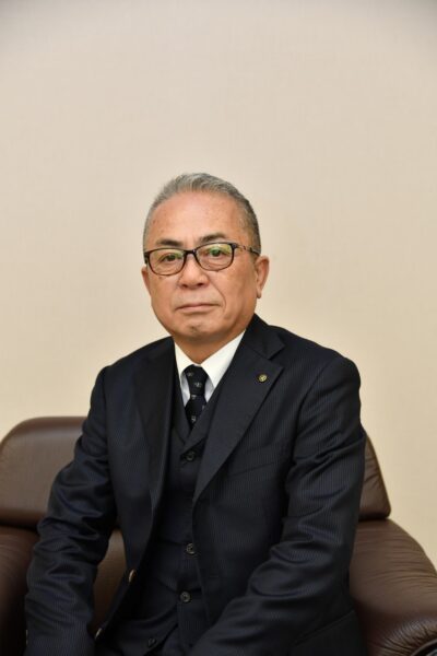  釆田氏