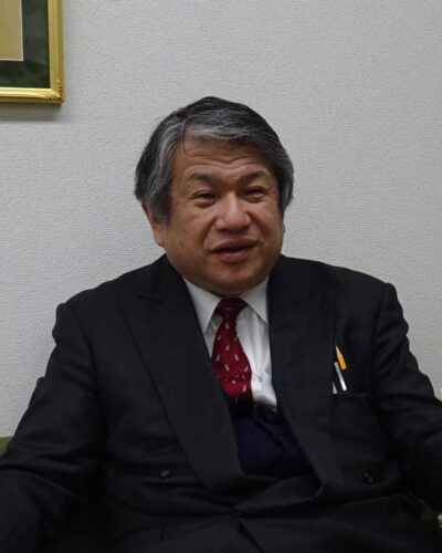  やべ・けいいち氏　2004年日本書籍出版協会理事就任、06年大阪支部長、08年常任理事、10年副理事長、20年から理事再任。同年大阪出版協会理事長就任。