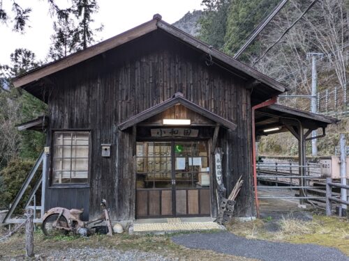  時が止まった空間と称される小和田（こわだ）駅