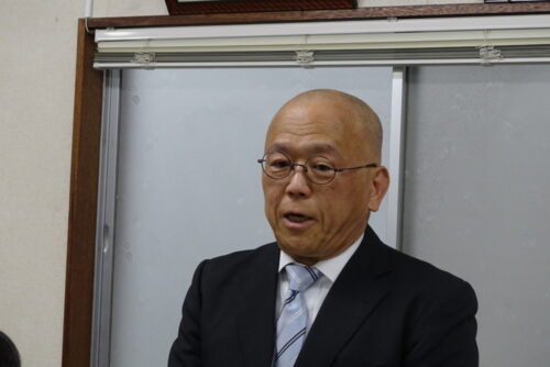  「書店自身も努力」をと強調する深田理事長