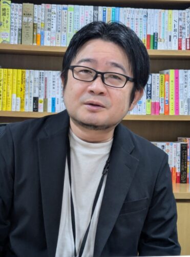  やまぐち・けいすけ氏＝早稲田大学卒業後、2004年産経新聞社入社、08年週刊ダイヤモンド記者となり、商社・銀行業界を担当。12年金融・政治担当の副編集長、17年IT・電機・政治を担当、18年ダイヤモンド・オンラインとの兼任副編集長、19年週刊ダイヤモンド編集部とダイヤモンド・オンライン編集部を統合したダイヤモンド編集部編集長などを歴任