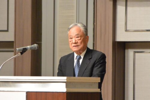  若手店主らに期待を示す大阪連合産経会・山田会長