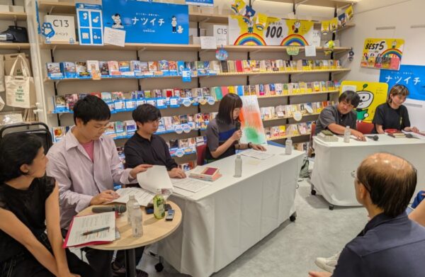  右から『文藝』坂上、『群像』戸井、『文學界』浅井、『新潮』杉山の各編集長