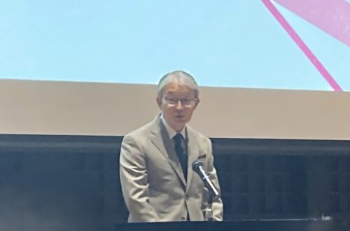  文字・活字文化推進機構の山口理事長