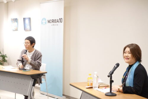  シナリオ・センター代表の新井さん（左）と小説家の鷹井さん