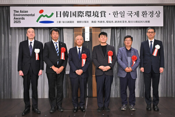  左から松木社長、株式会社中川の中川氏と田中崇代表取締役、鉄原鶴運営協議体の金会長と柳鐘賢事務総長、方社長