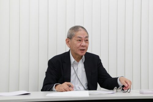  調査結果について説明する新聞通信調査会 編集長・一ノ瀬英喜氏