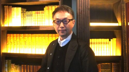  とみた・たくろう氏 　1971年生まれ京都府出身。IT関連以外にも写真家、デザイナー、CGIアーティスト、コーヒーエバンジェリストなど幅広い肩書きをもつ。