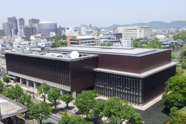  個人貸出冊数5年連続1位の岡山県立図書館（岡山県立図書館提供）