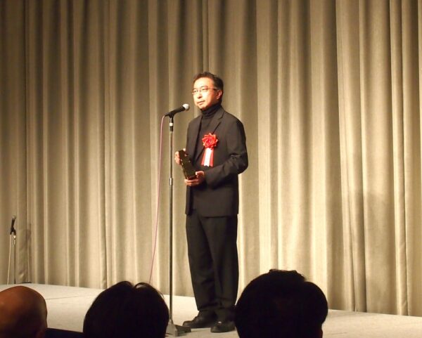  毎日デザイン賞を受賞した藤本さん