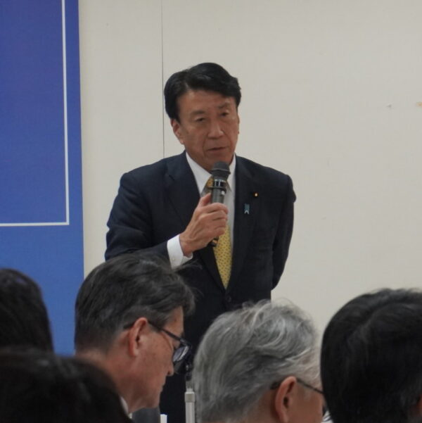  会長に就任した齋藤議員