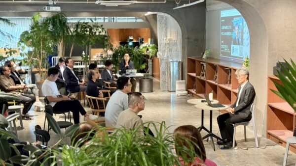  講演会は御茶ノ水の本社にあるオチャノバで開催された