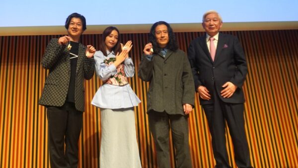  左から松風氏、宇垣氏、又吉氏、高井委員長